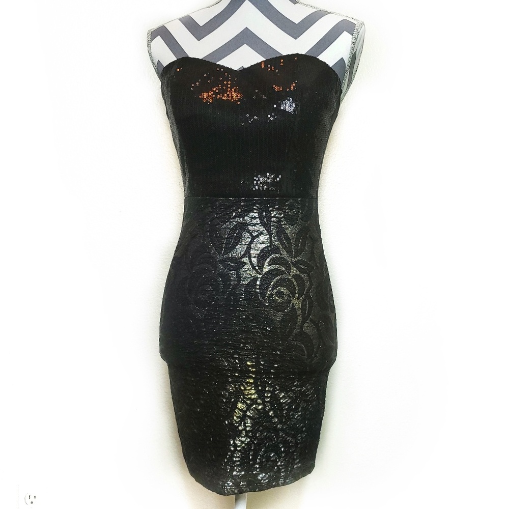 Sequin/Metallic strapless Dress